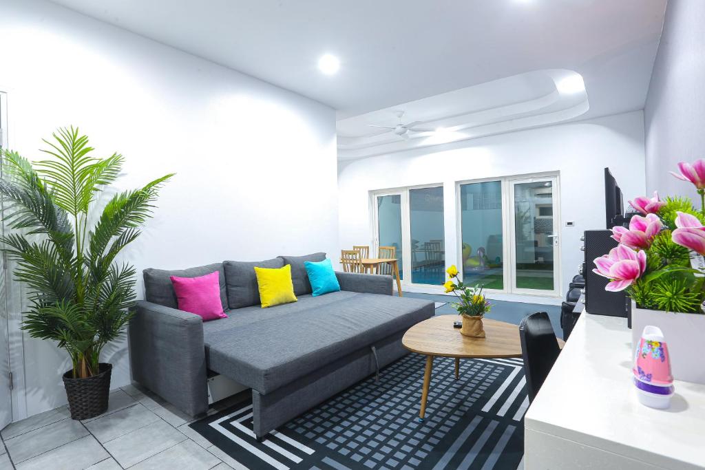 Posezení v ubytování Pool Villa Pattaya Phratamnak C2- 2 bedroom