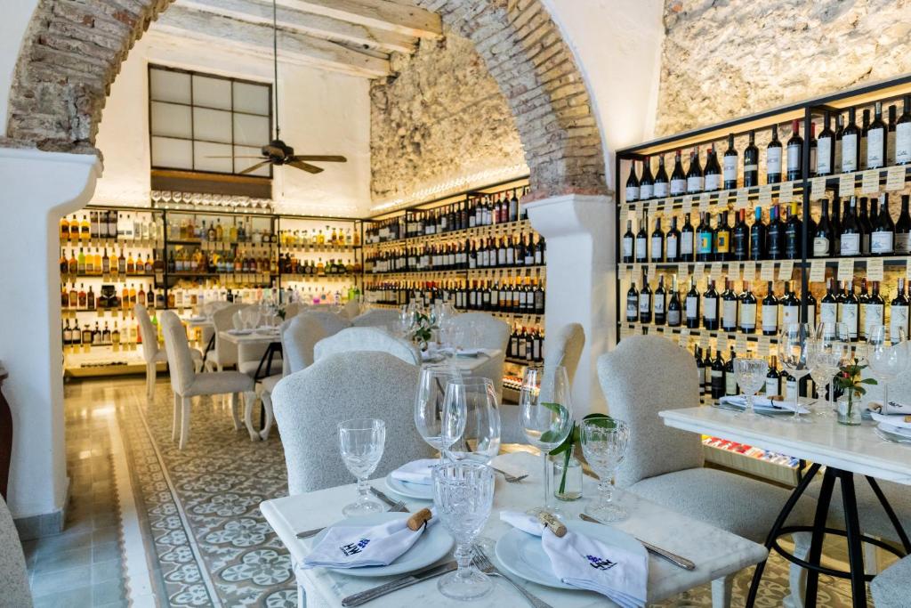 Nápoje v ubytování Hotel El Marqués by Faranda Boutique