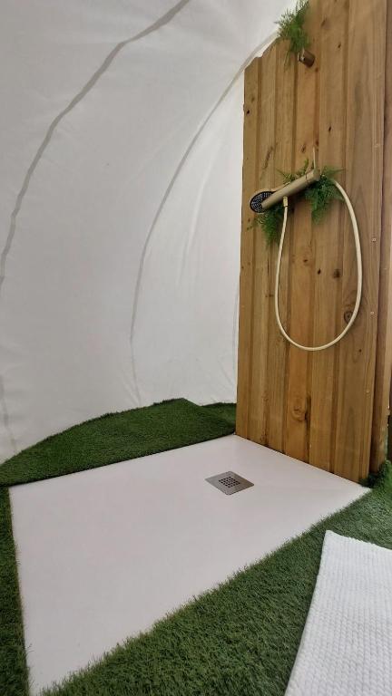 Postel nebo postele na pokoji v ubytování Glamping Burbuja Los Almendros