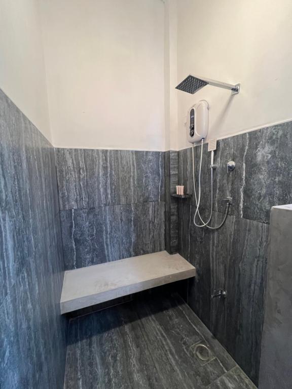 Koupelna v ubytování TEMBO Cottage Wilpattu