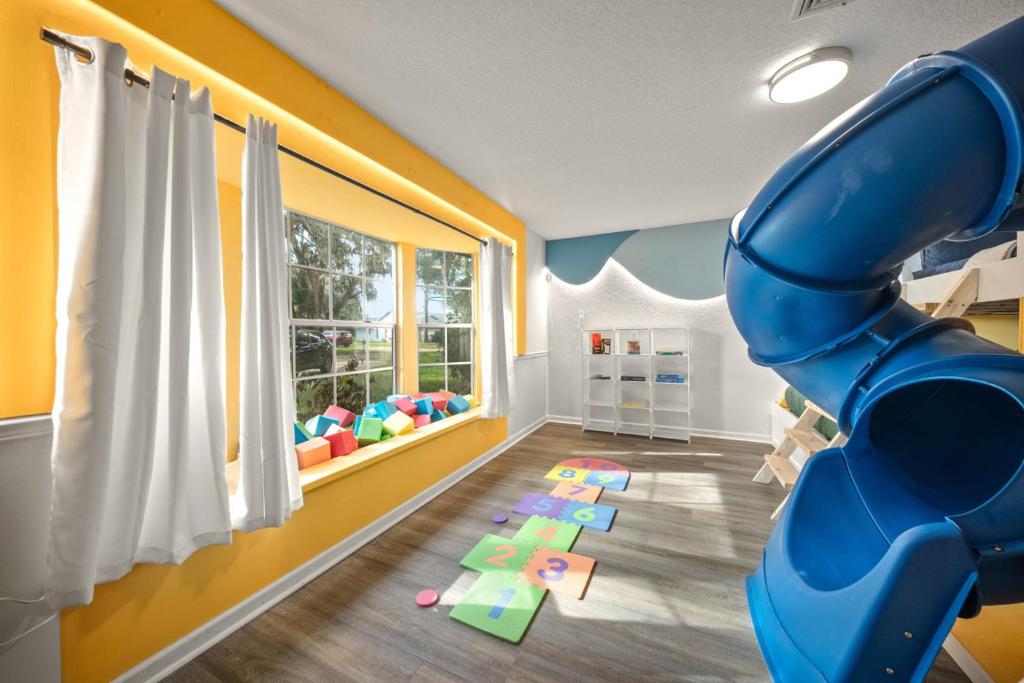 Η παιδική λέσχη του 25P Pickleball Basketball Spa Theater Pool Golf
