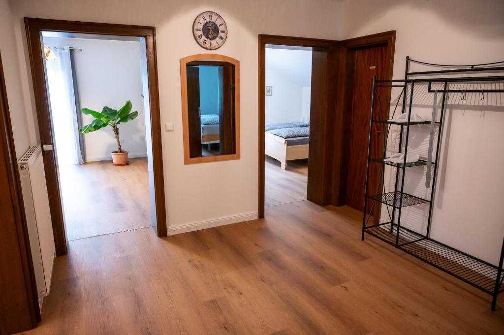 Fotografie z fotogalerie ubytování Ferienwohnung Miriam v destinaci Unterkolbnitz