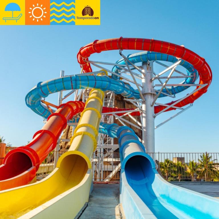 A piscina localizada em Piazza com acesso ao Acqua Park ou nos arredores