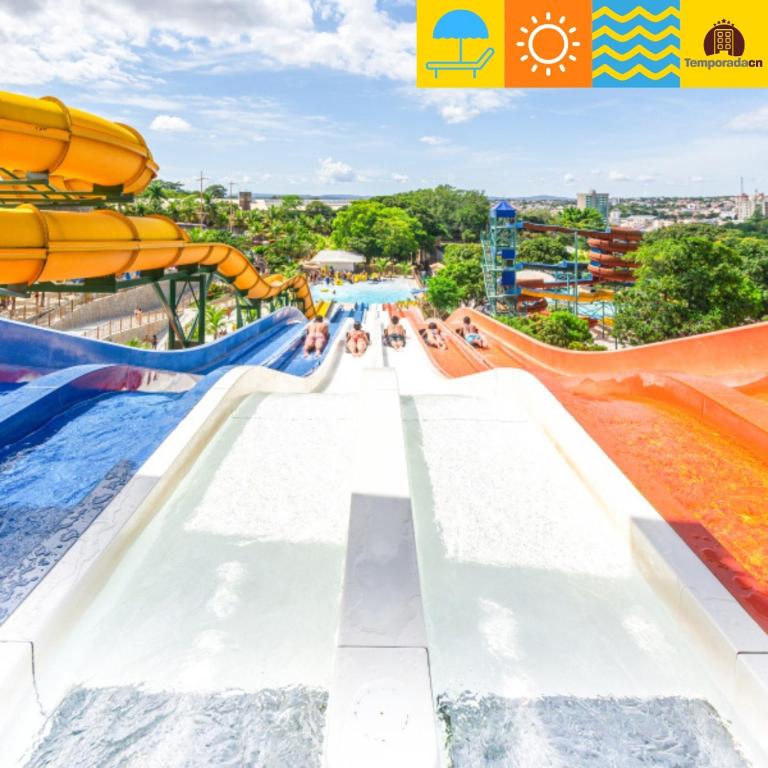 A piscina localizada em Piazza com acesso ao Acqua Park ou nos arredores