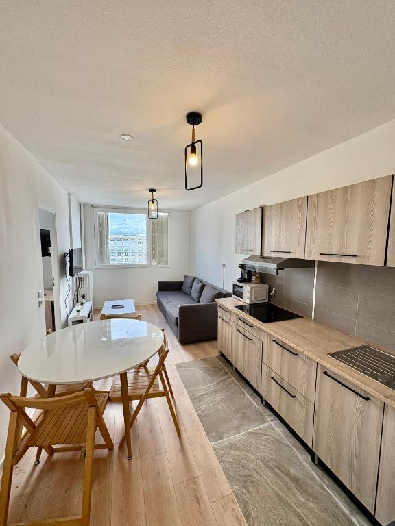 Photo de la galerie de l'établissement APPARTEMENt SPACIEUX 4 CHAMBRES, à Lyon