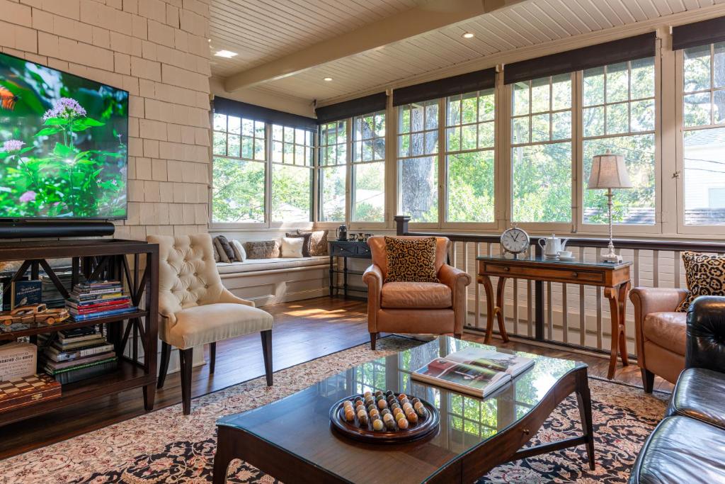 Stonehurst Place Bed & Breakfast photo