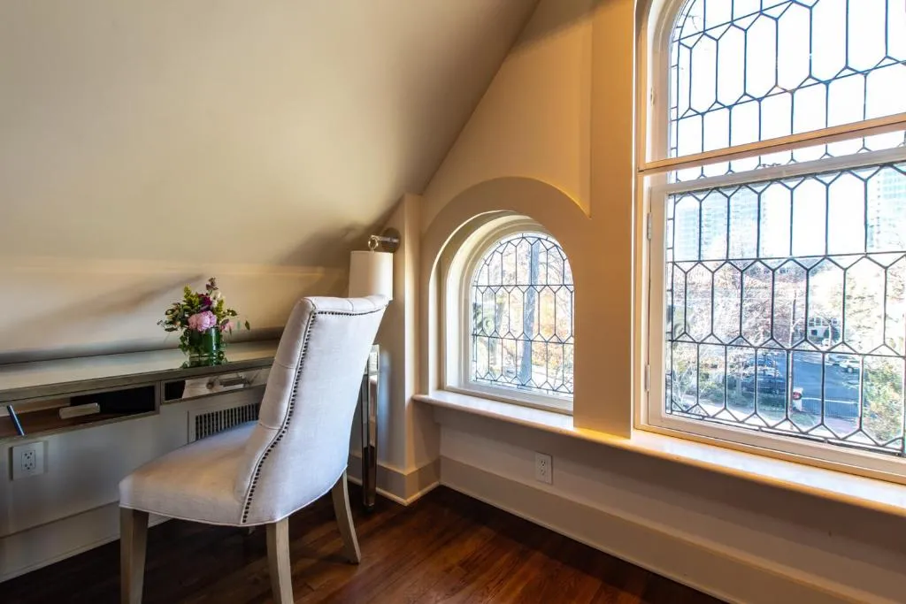 Queen Room with City View