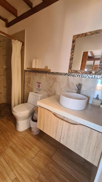 Koupelna v ubytování Intiquilla Hotel