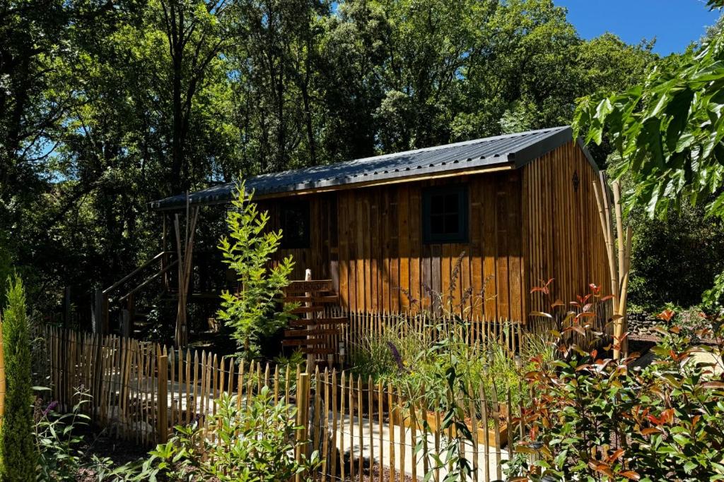Zahrada ubytování Cabane en bois pour 5 personnes avec espace extérieur privatif et climatisation