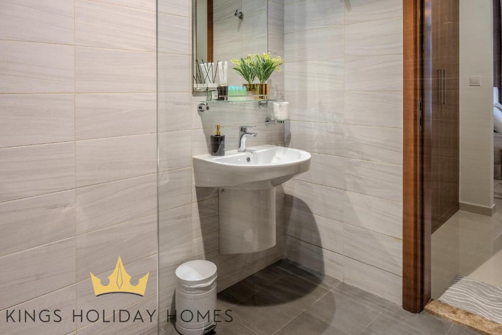 Koupelna v ubytování Royal suites Dunya tower Burj Khalifa St Kings