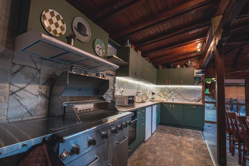 Kuchyň nebo kuchyňský kout v ubytování Duvaro Guesthouse