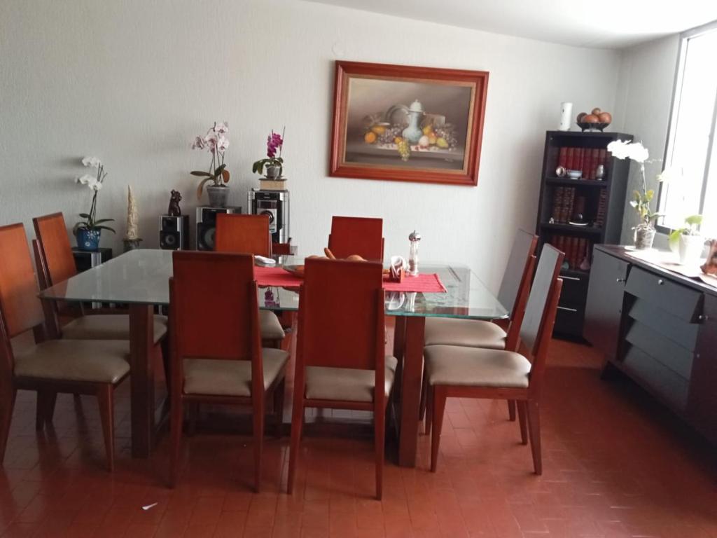 Kuchyň nebo kuchyňský kout v ubytování Habitación cerca Parque Simón Bolívar Aeropuerto Movistar Arena