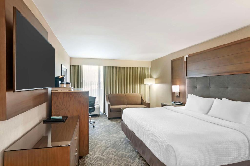 Best Western Plus Kansas City Sports Complex Hotel photo