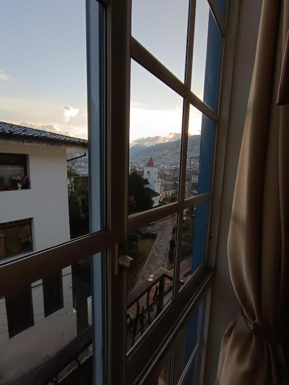 Nespecifikovaný výhled na hory nebo výhled na hory při pohledu z hostelu