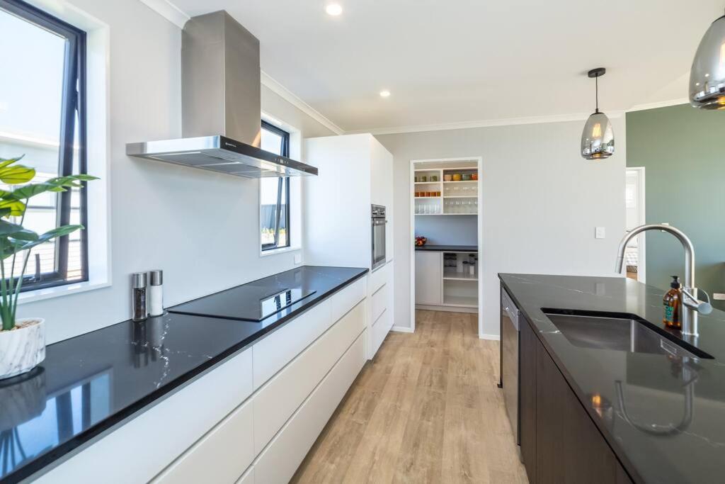 Sunset On Syrah - Resim 3