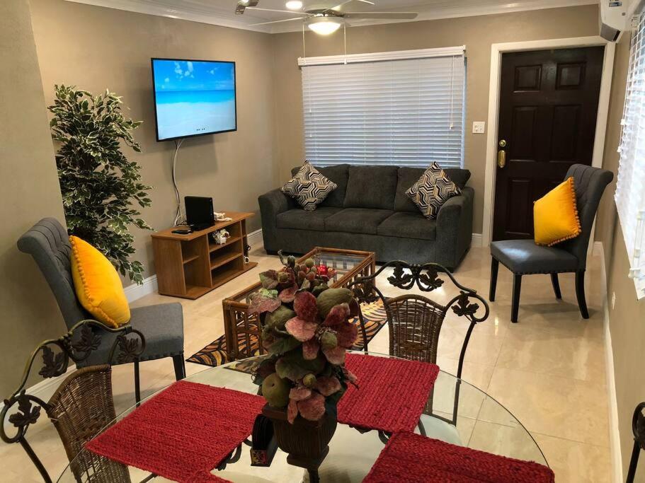 Televisor o centre d'entreteniment de Mango Leaf