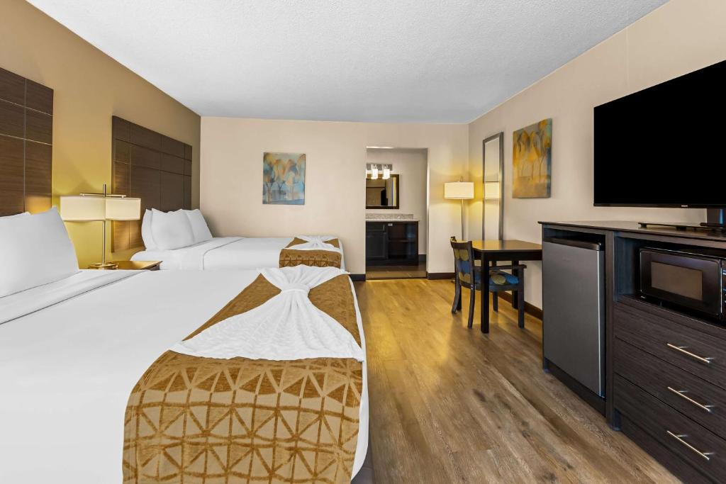 Best Western Toni Inn - Queen Room With Two Queen Beds