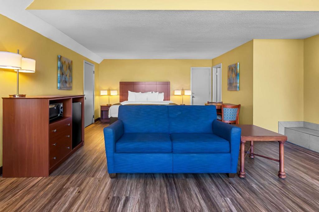 Best Western Toni Inn - King Room With Private Balcony