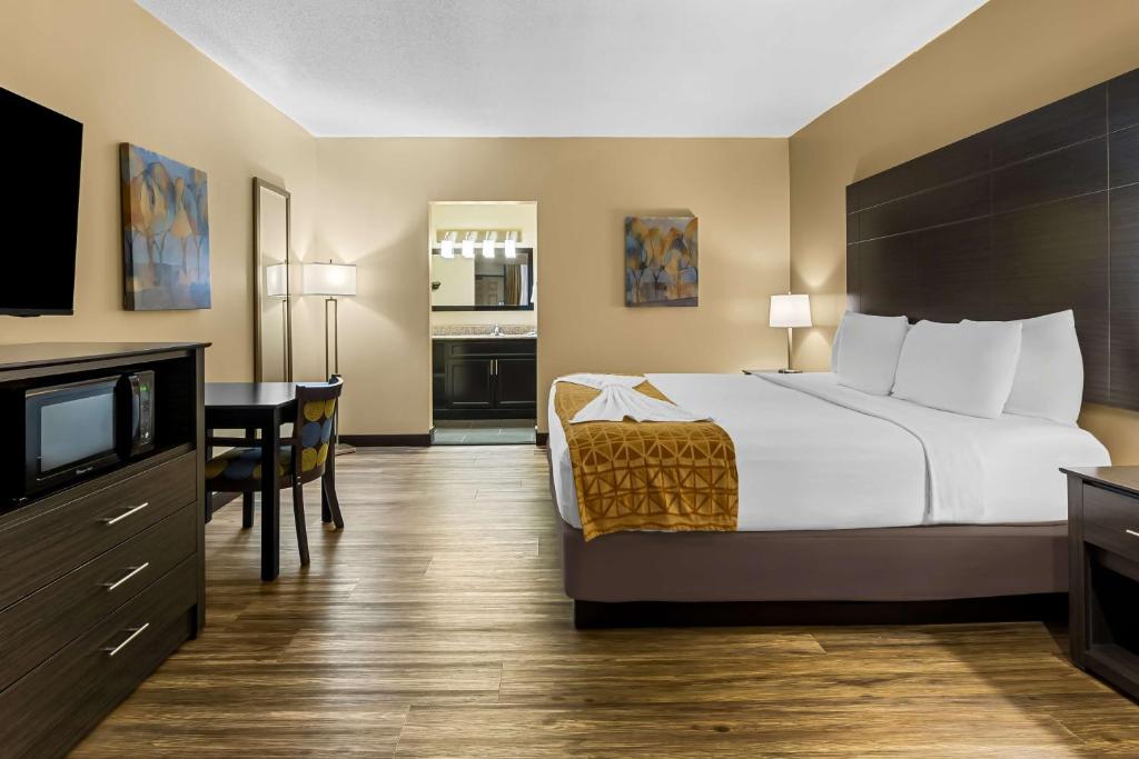 Best Western Toni Inn - King Room With Walk In Shower