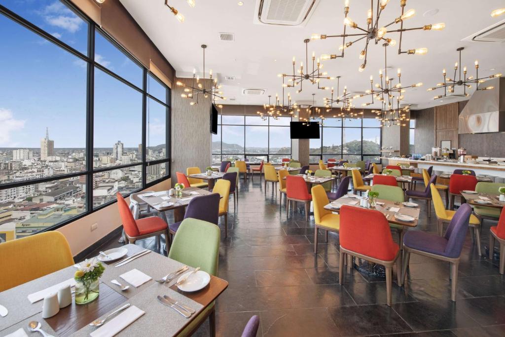 Restaurace v ubytování DoubleTree by Hilton Guayaquil
