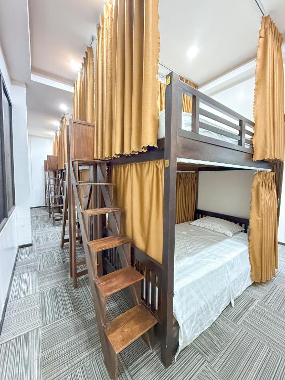 Giường Trong Phòng Nghỉ Tập Thể 8 Giường Cho Cả Nam Và Nữ
