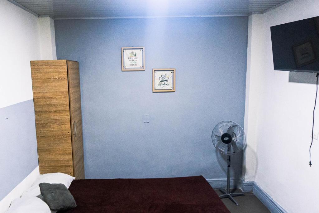 TV a/nebo společenská místnost v ubytování Coliving La Rebeca Pereira
