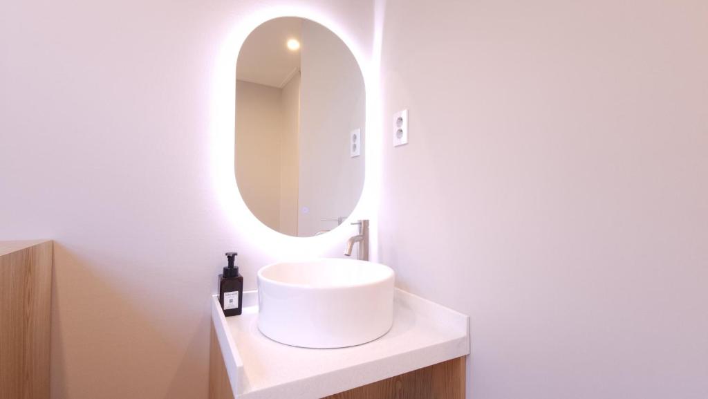 OYO Hostel Myeongdong 6 - Single Room Long Stay