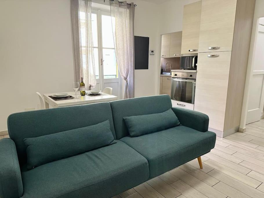 Η κουζίνα ή μικρή κουζίνα στο La Casa Gialla di Valentina