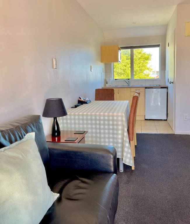 Kuchyň nebo kuchyňský kout v ubytování Amalfi Motor Lodge