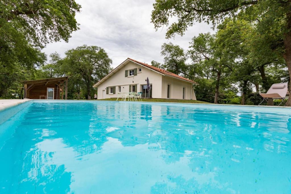 Πισίνα στο ή κοντά στο Petite villa cassora