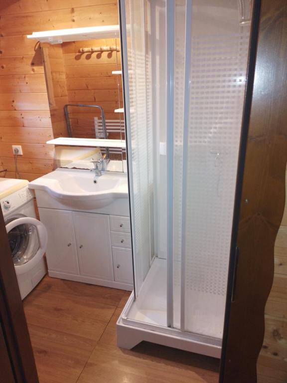 Koupelna v ubytování Le Chalet des Comtois