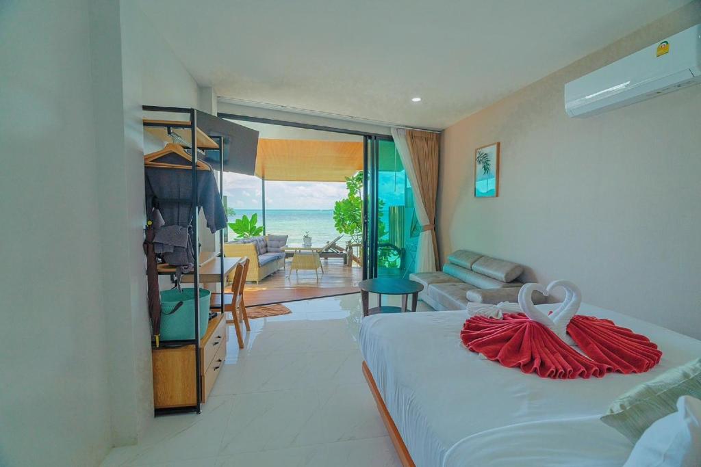 BeachHouse Pool Villas Krabi - 海の景色と共有プールのあるヴィラ