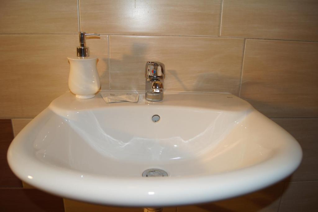 Hotel POD HERBEM -POKOJE OZONOWANE - Resim 14