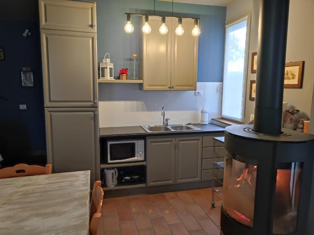 Kuchnia lub aneks kuchenny w obiekcie B & B Casolara