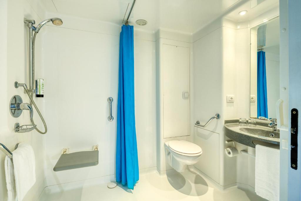 Koupelna v ubytování B&B HOTEL Liège Rocourt
