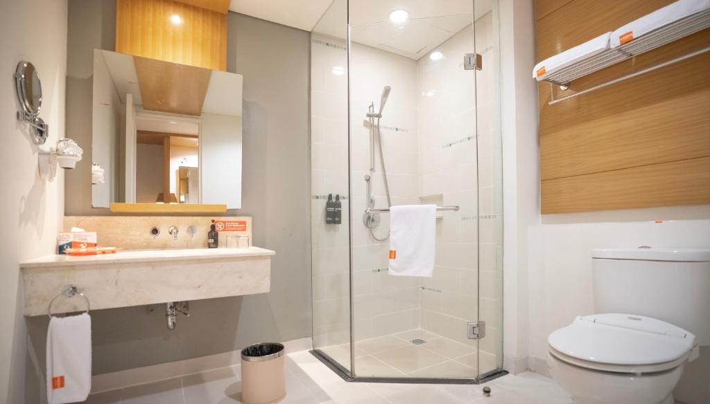 Bagno di HARRIS Suites fx Sudirman