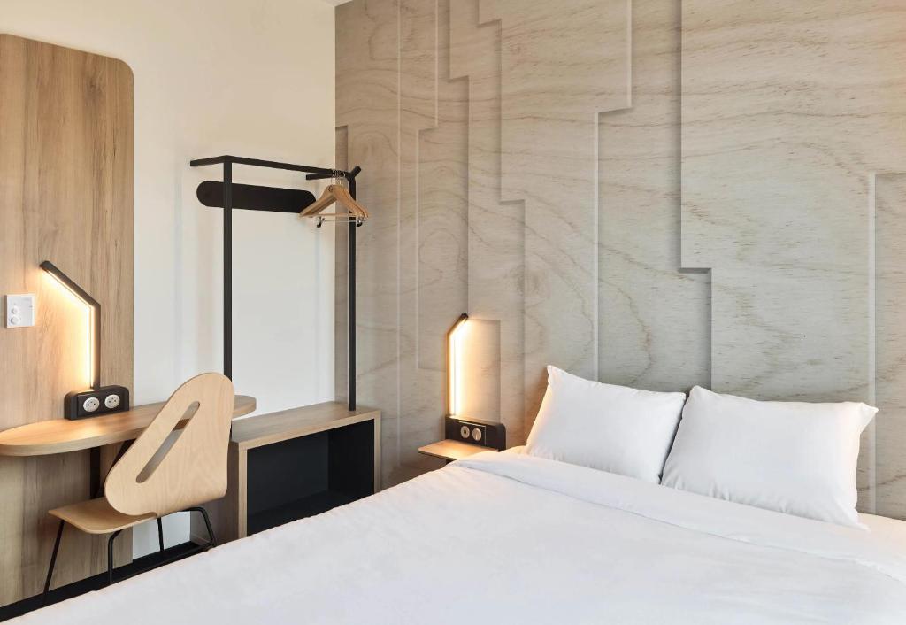 Postel nebo postele na pokoji v ubytování B&B HOTEL Brest Porte de Gouesnou