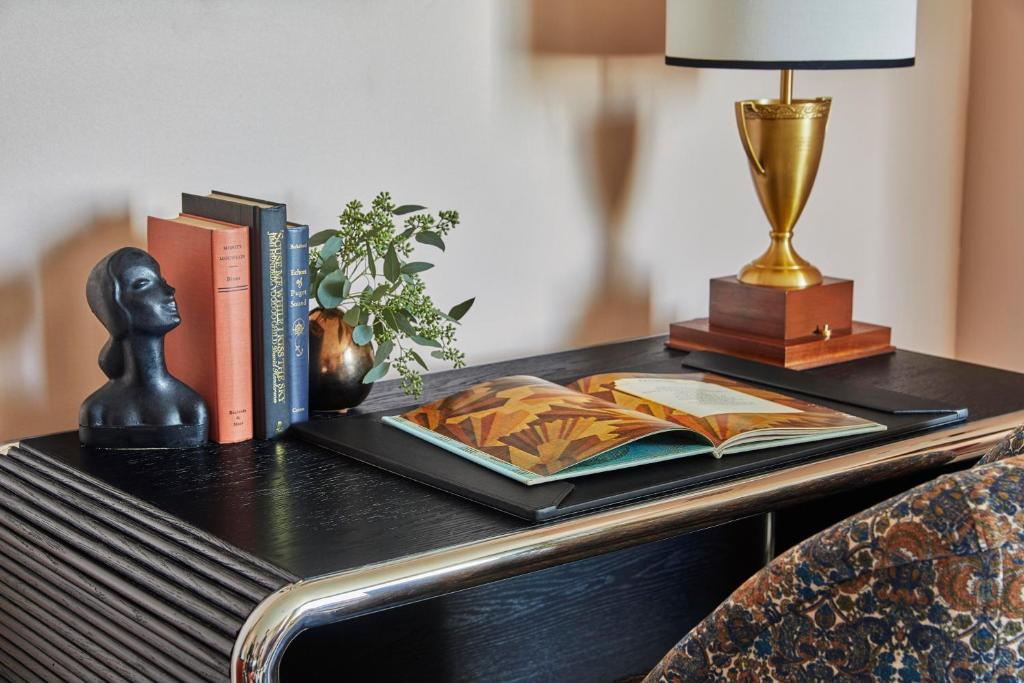 Graduate by Hilton Seattle - Graduate Double Room