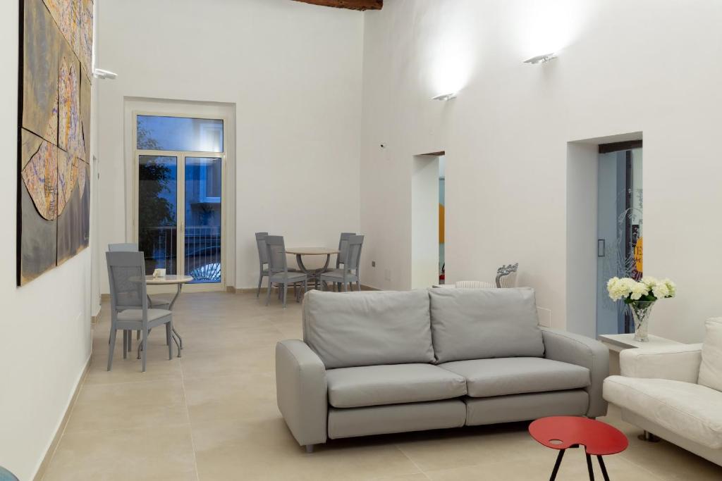 Posezení v ubytování Il Tesoro Smart Suite & SPA