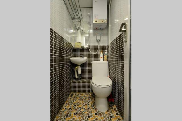 O baie la JW Hostel