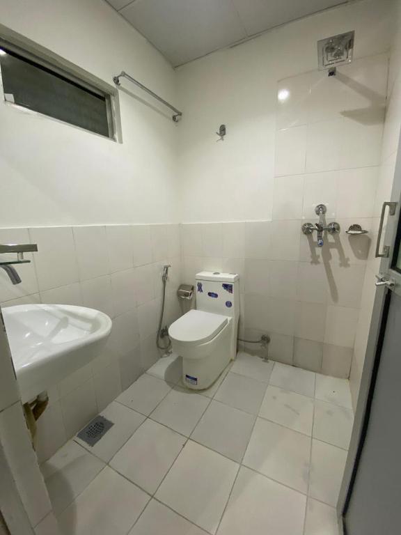 Koupelna v ubytování Thani Boutique Hotel