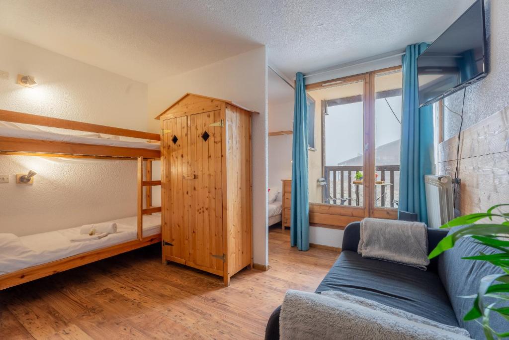 Postel nebo postele na pokoji v ubytování Ski In-Out - Heart of Val Thorens Cosy Apartment, WiFi 1003