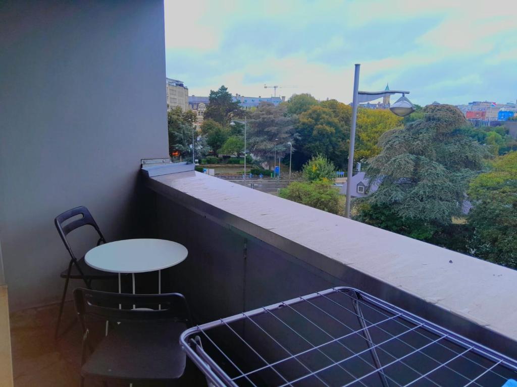 Chic Central Stay in Luxembourg - Resim 17