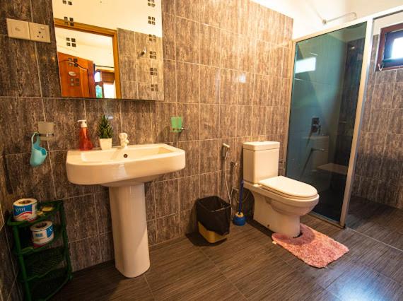 Frangipani Beach Villa - 15