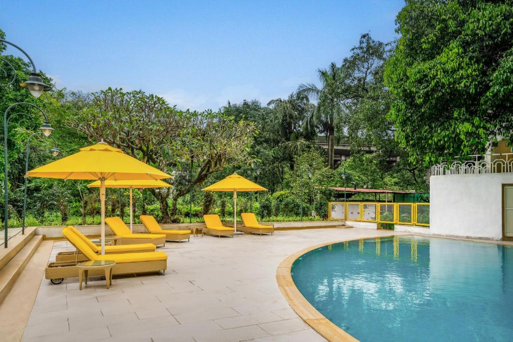 Bazén v ubytování Bloom Hotel - Lonavala Khandala nebo v jeho okolí