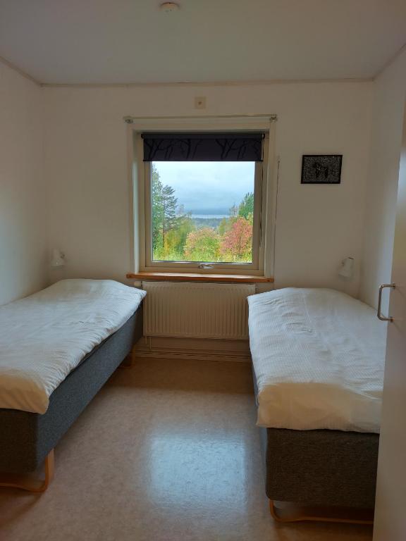 STF Orsa Hostel - Chambre Lits Jumeaux Avec Salle De Bains Commune