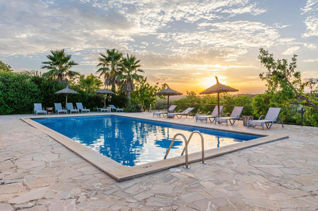 The swimming pool at or close to Finca es Rafal, Agroturisme