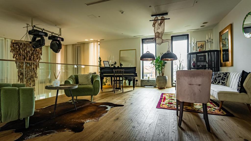 Posezení v ubytování The Babe Boutique Hotel