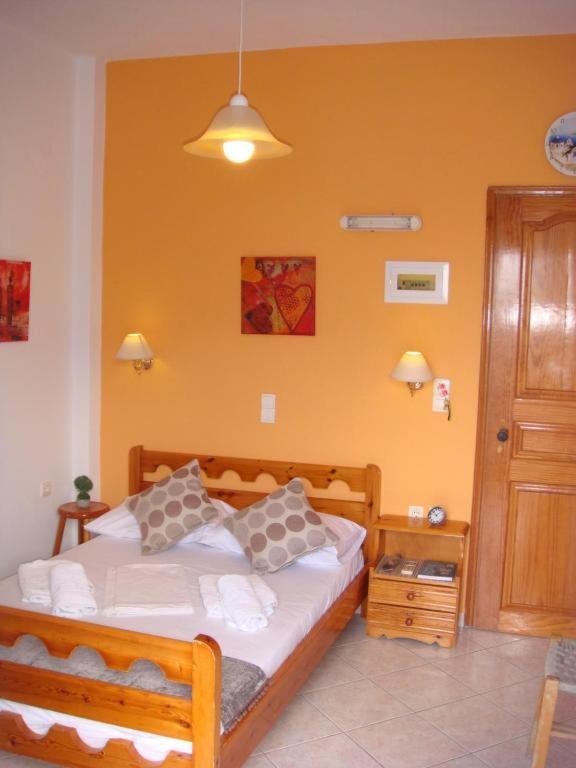 Postel nebo postele na pokoji v ubytování Boussetil Rooms CapAnMat