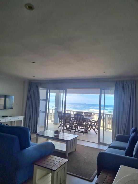 Point Village Accommodation - Linda - Image 16